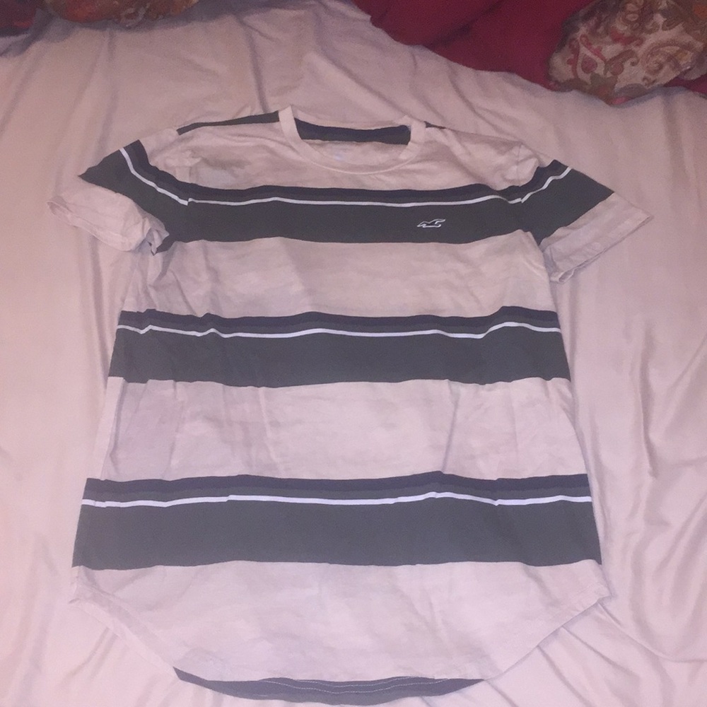 Hollister T shirt
